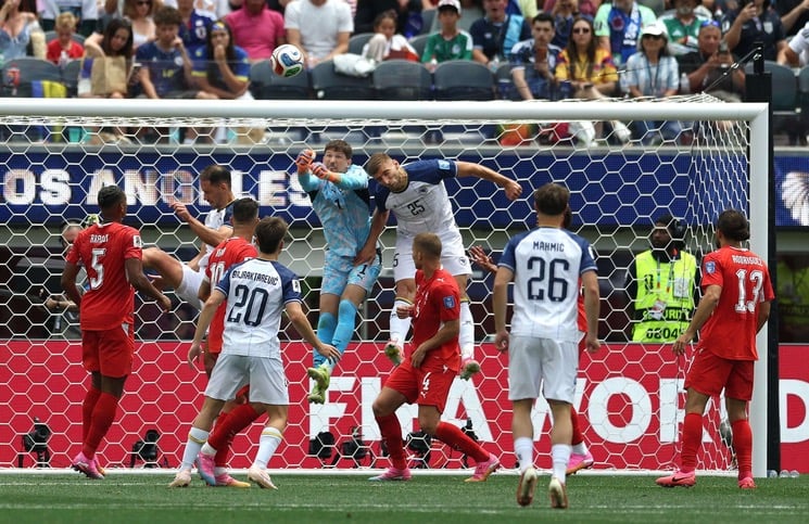 سويسرا تهزم البوسنة 4-1 وتتصدر مجموعتها في كأس العالم 2026