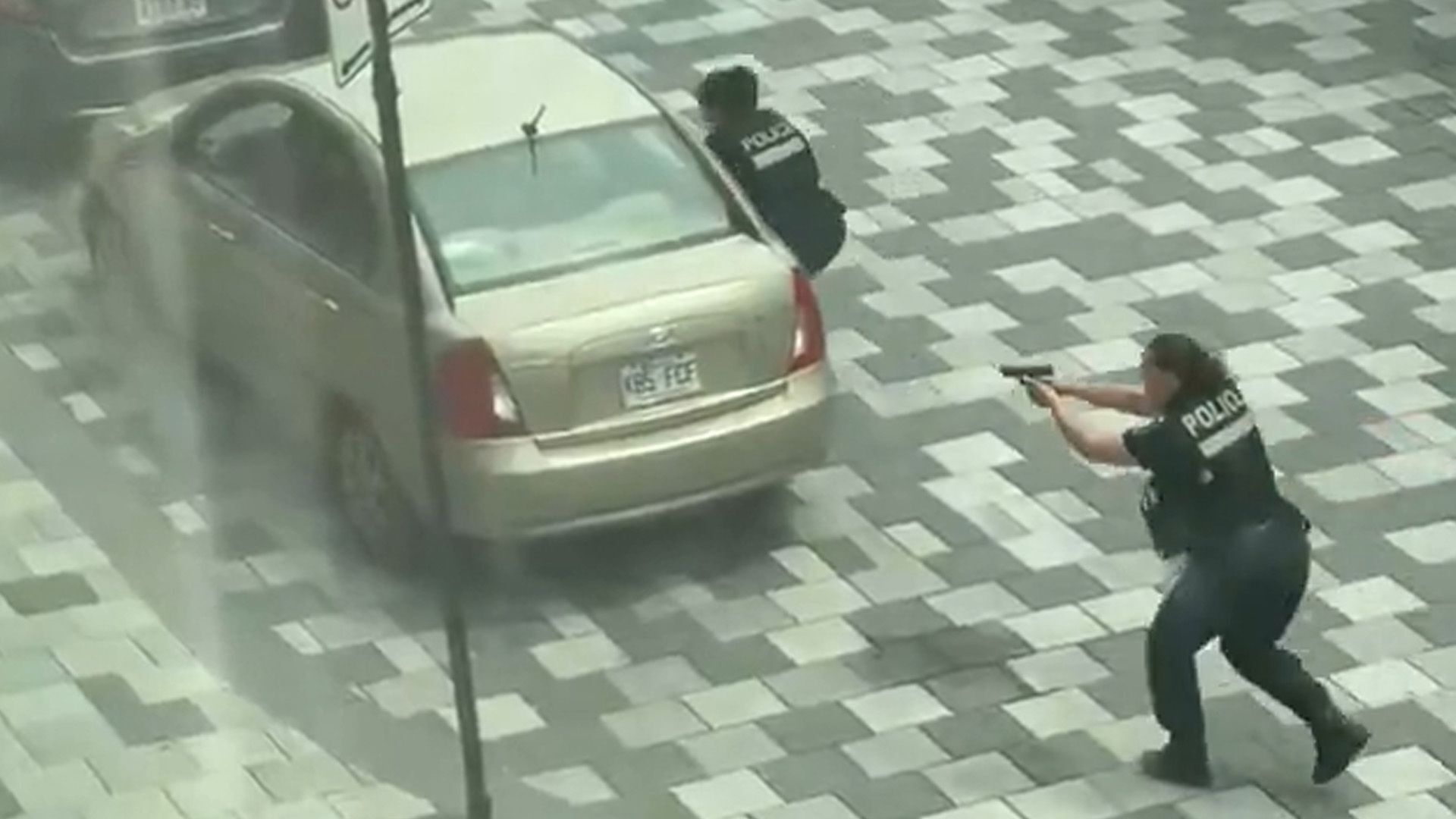 مقتل ثلاثة أشخاص بينهم شرطي في إطلاق نار بحي يهودي بمونتريال