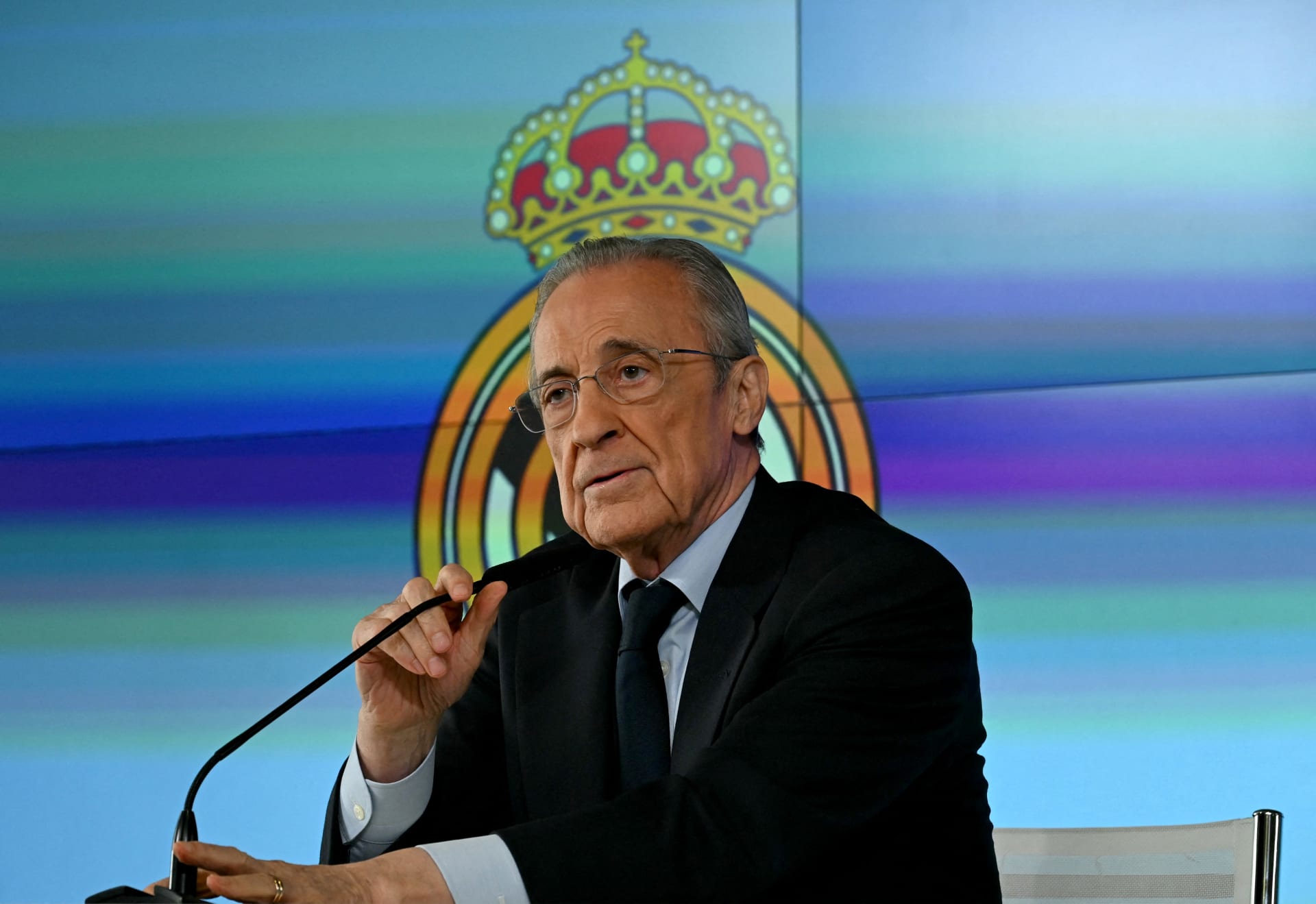 فلورنتينو بيريز يفوز بانتخابات رئاسة ريال مدريد حتى 2030