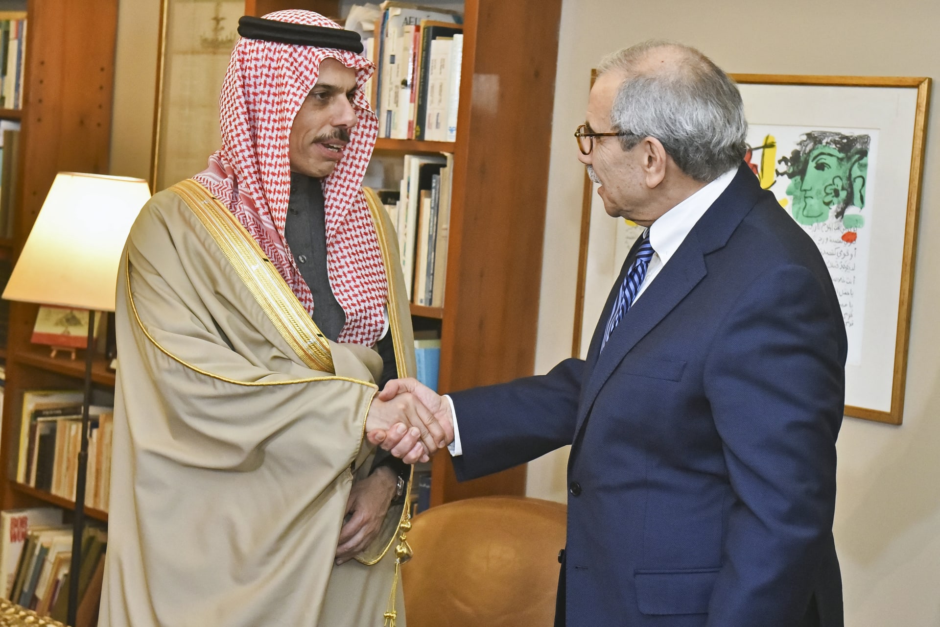 السعودية ترفع الحظر عن الصادرات اللبنانية بعد خمس سنوات وبيروت تُرحّب