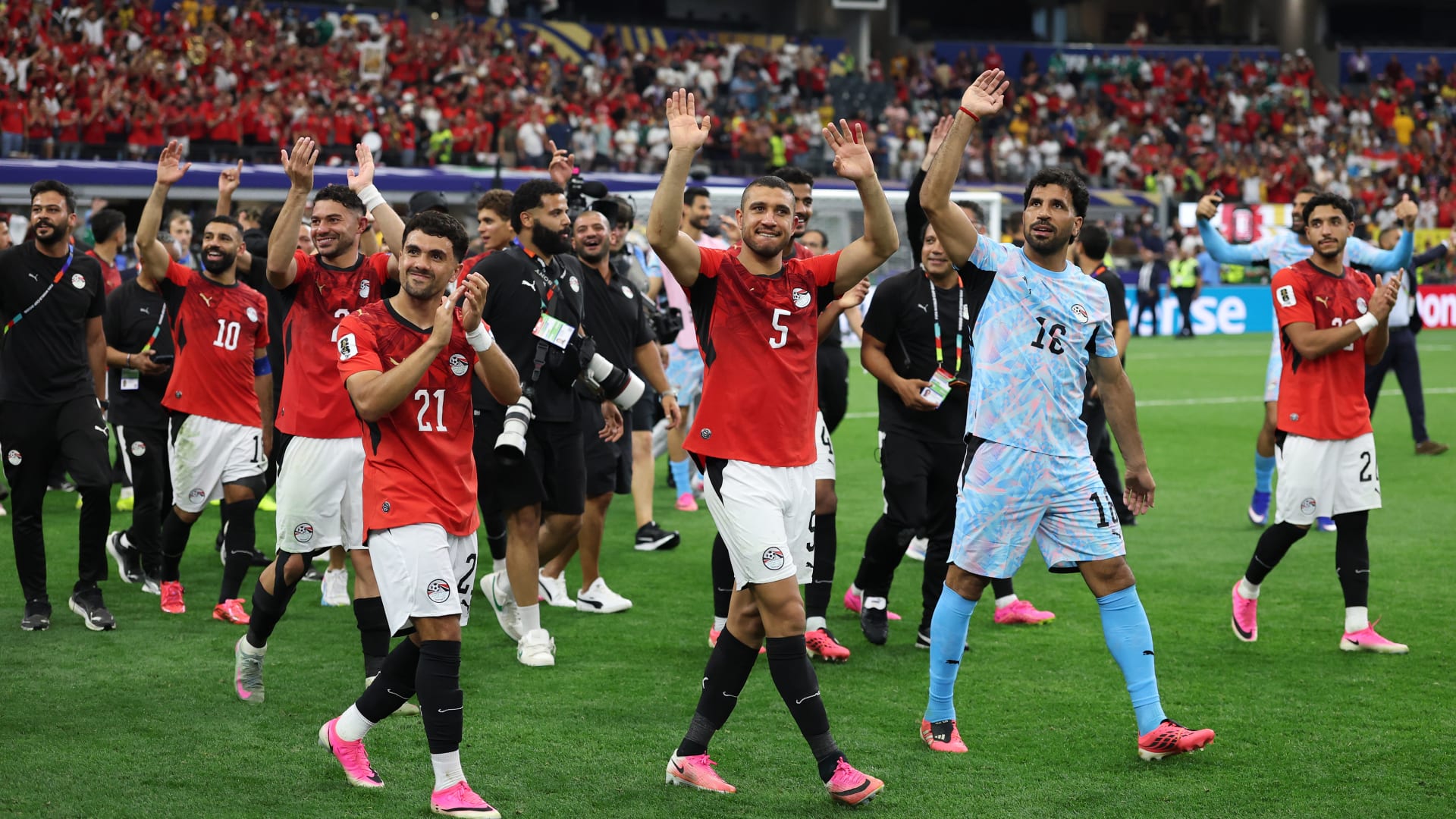 منتخب مصر في مونديال 2026: صلاح يطالب بطرد صحفي وجدل حول مستقبله الدولي