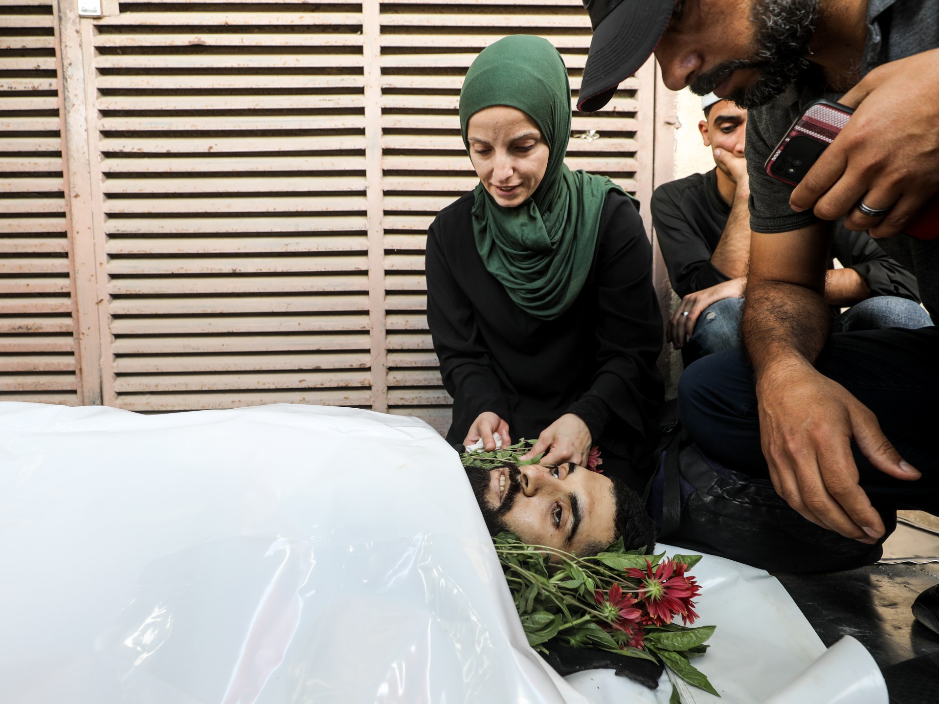 استشهاد مصور الجزيرة أحمد وشاح في قصف إسرائيلي على غزة