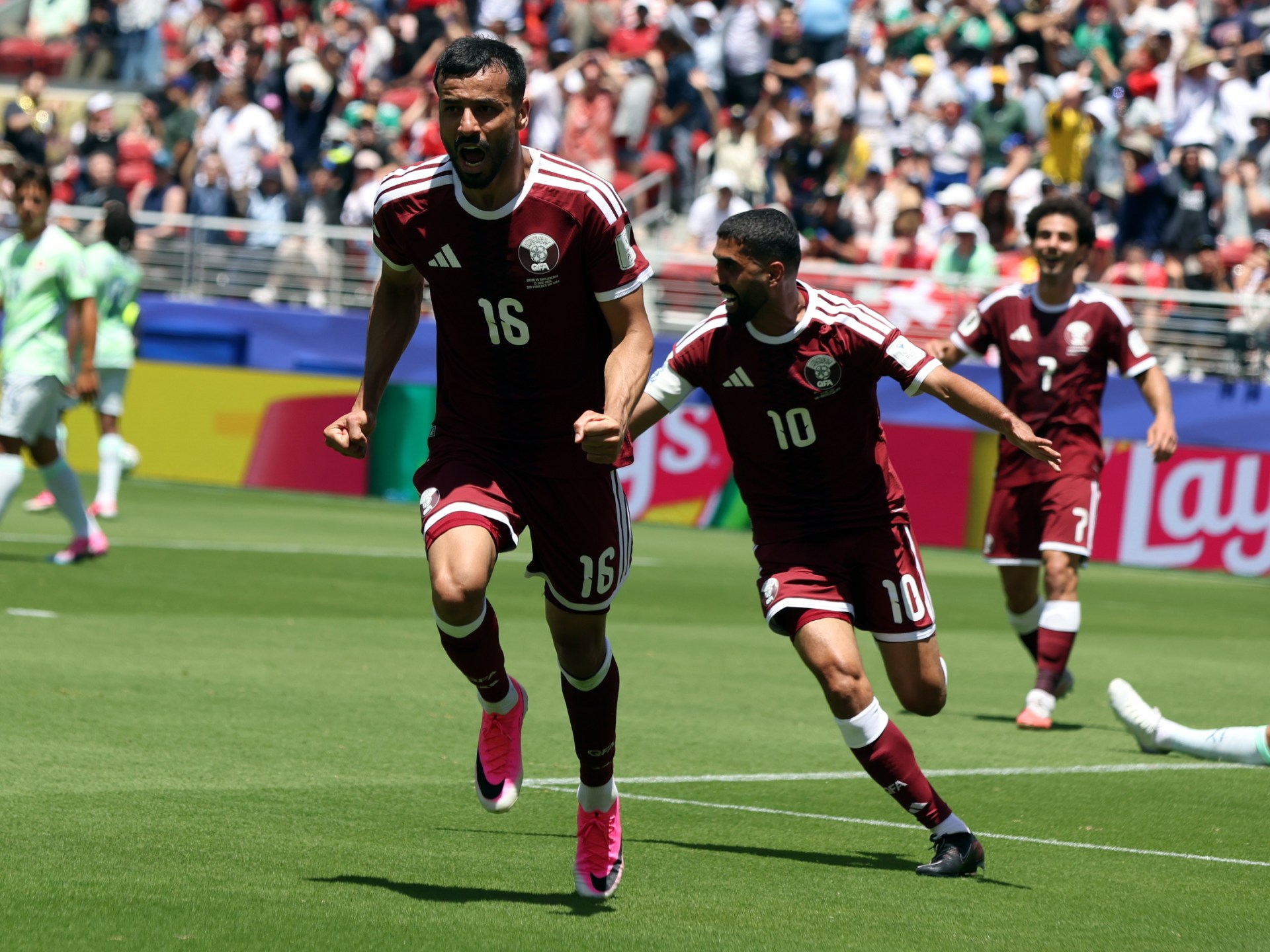قطر تخطف التعادل من سويسرا 1-1 في الوقت القاتل وتسجل أول نقطة في تاريخها بكأس العالم