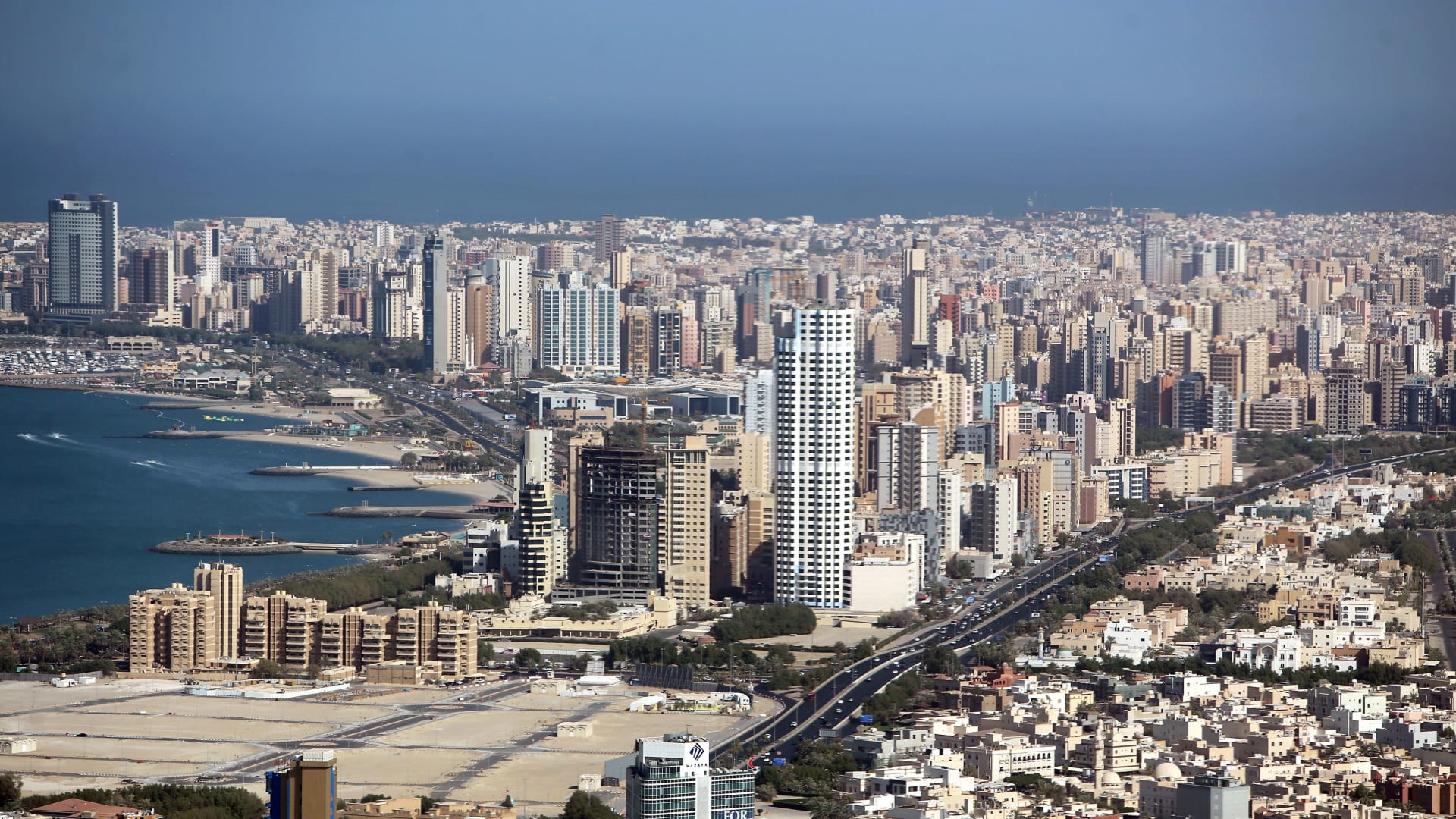 واشنطن تدرس توجيه الأصول الإيرانية المجمّدة لتعويض دول الخليج المتضررة