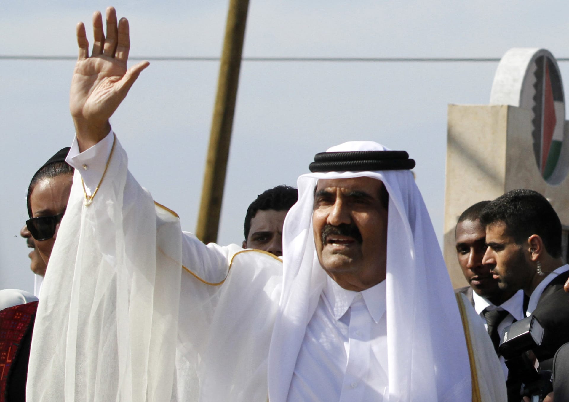 وفاة أمير قطر السابق الشيخ حمد بن خليفة آل ثاني عن 74 عاماً
