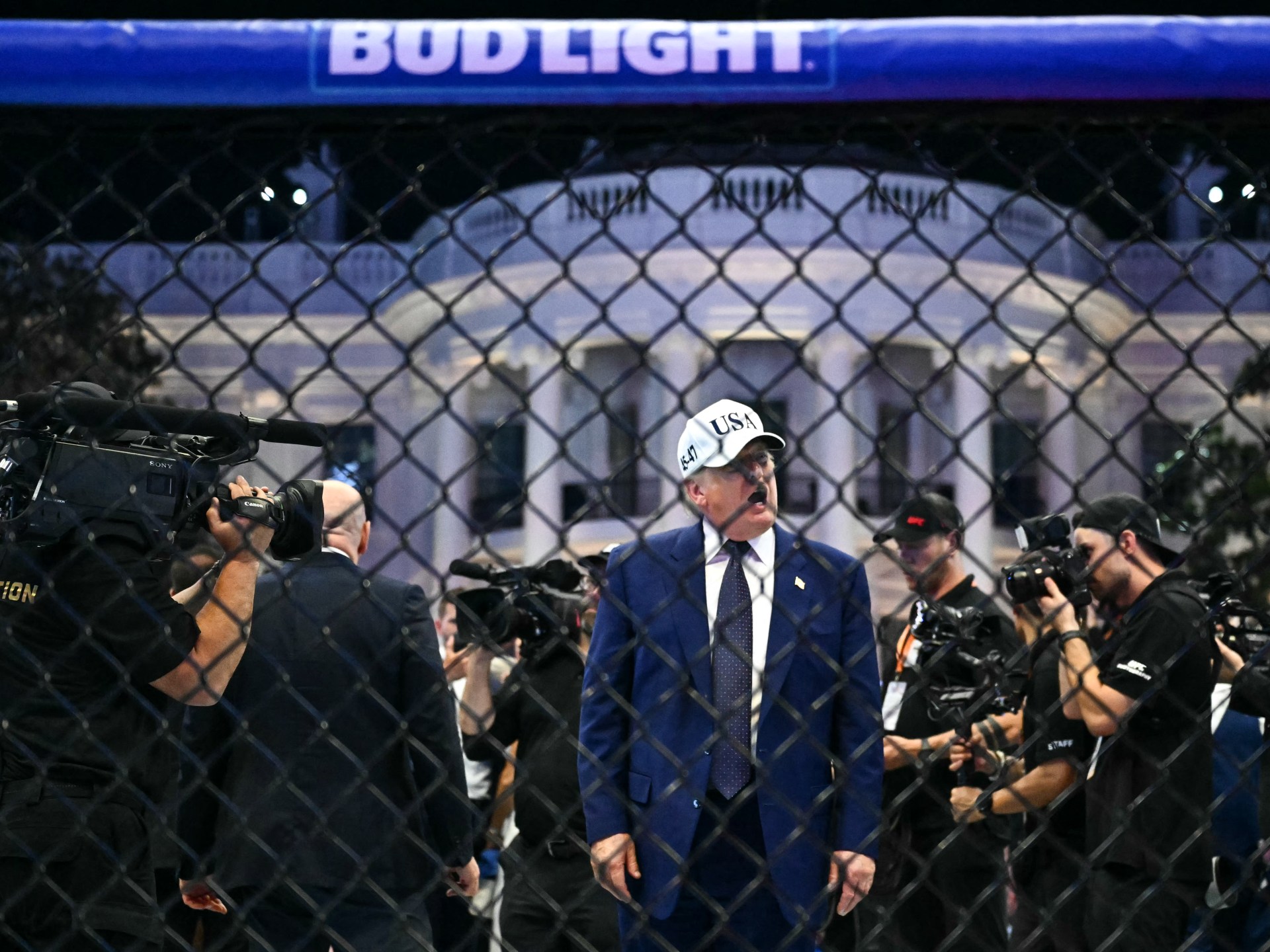 ترامب يحوّل البيت الأبيض إلى حلبة UFC في عيد ميلاده الثمانين