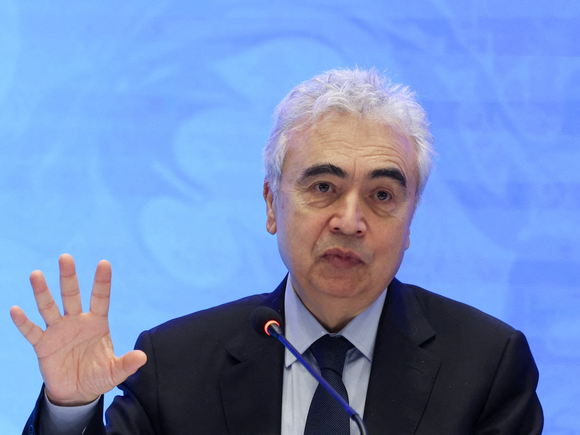 وكالة الطاقة الدولية تحذر: التصعيد الأمريكي الإيراني يهدد فائض النفط المتوقع في 2027