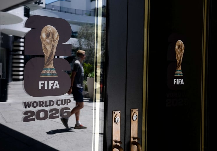 شابان أميركيان يتقاضيان 50 ألف دولار لمشاهدة جميع مباريات مونديال 2026 من تايمز سكوير