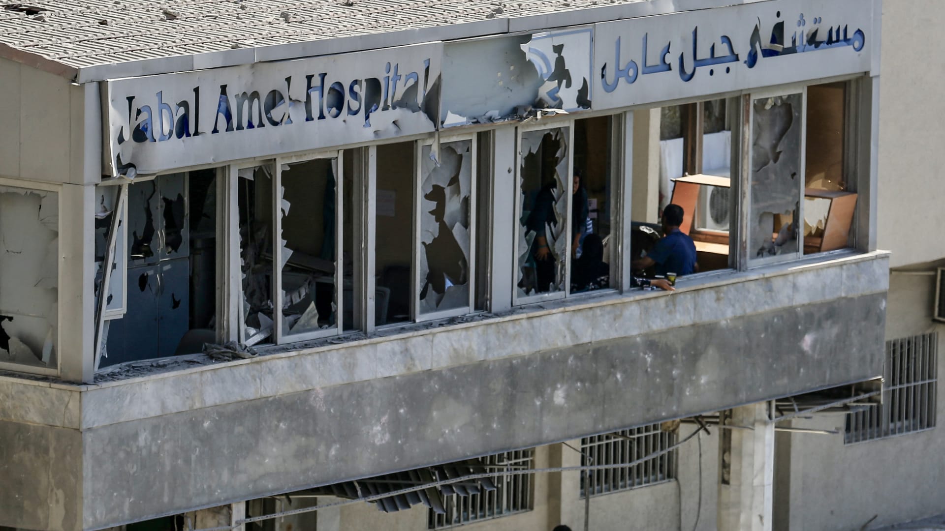 غارة إسرائيلية على محيط مستشفى جبل عامل في صور تودي بحياة 4 أشخاص وتُصيب 127